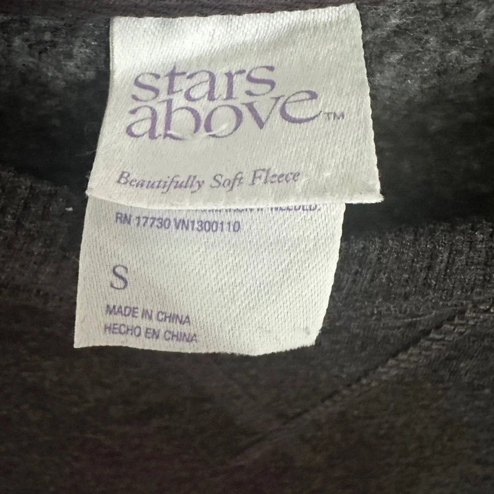 Stars above gray crew neck sweater size small - Picture 2 of 3